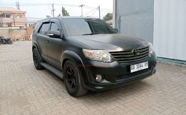 TOYOTA FORTUNER G 2.5