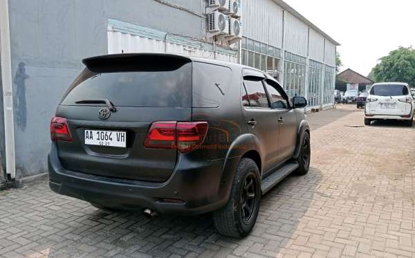 TOYOTA FORTUNER G 2.5