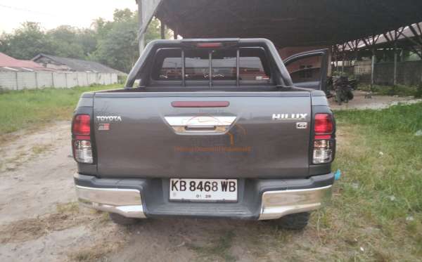 TOYOTA HILUX