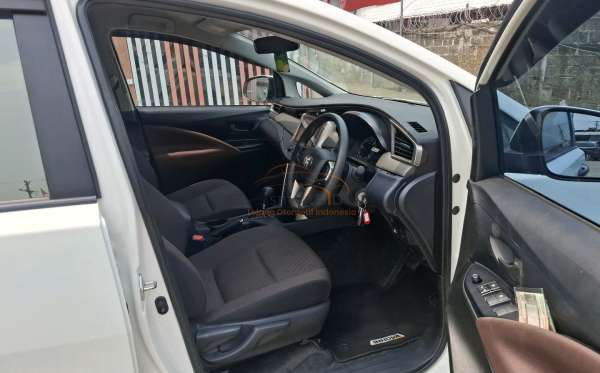 TOYOTA INNOVA 2.4 G