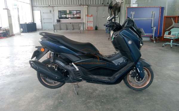 YAMAHA  NMAX