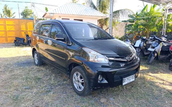 DAIHATSU  XENIA