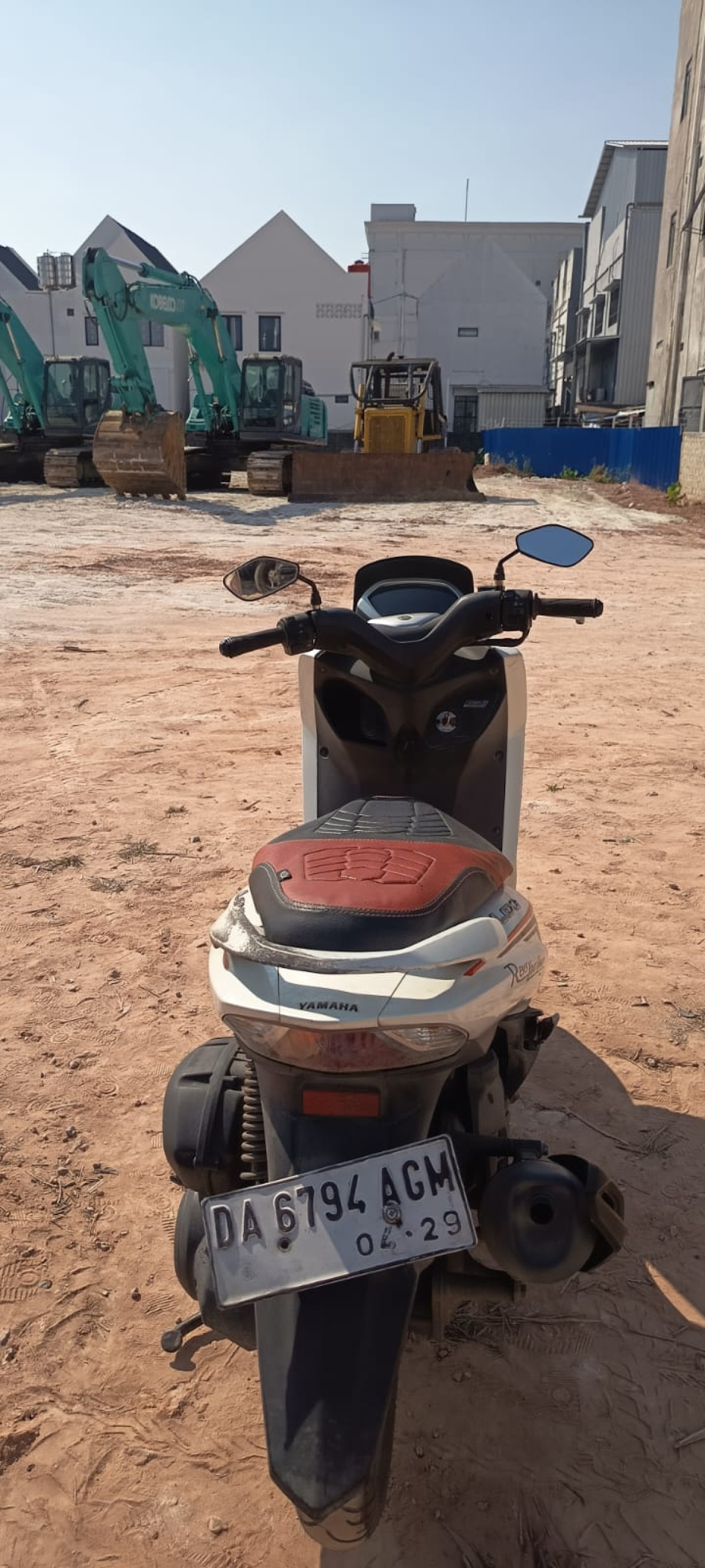 YAMAHA LEXI