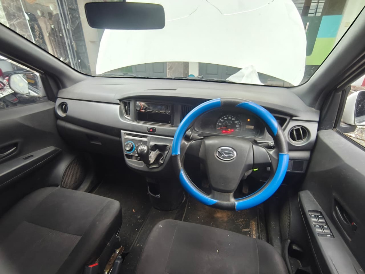 DAIHATSU  SIGRA  D