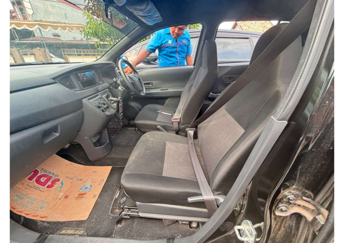 DAIHATSU  SIGRA  D