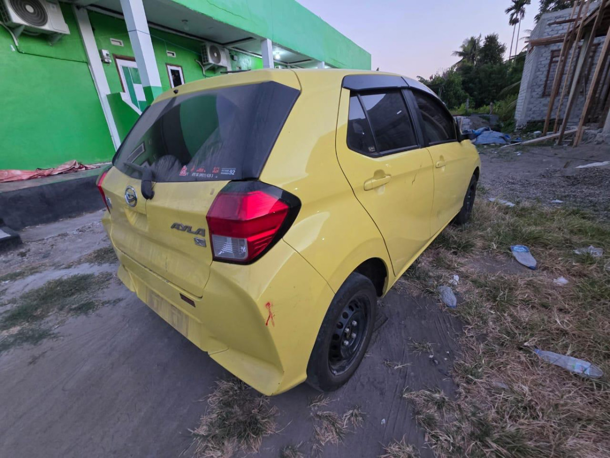 DAIHATSU AYLA  1.0 X