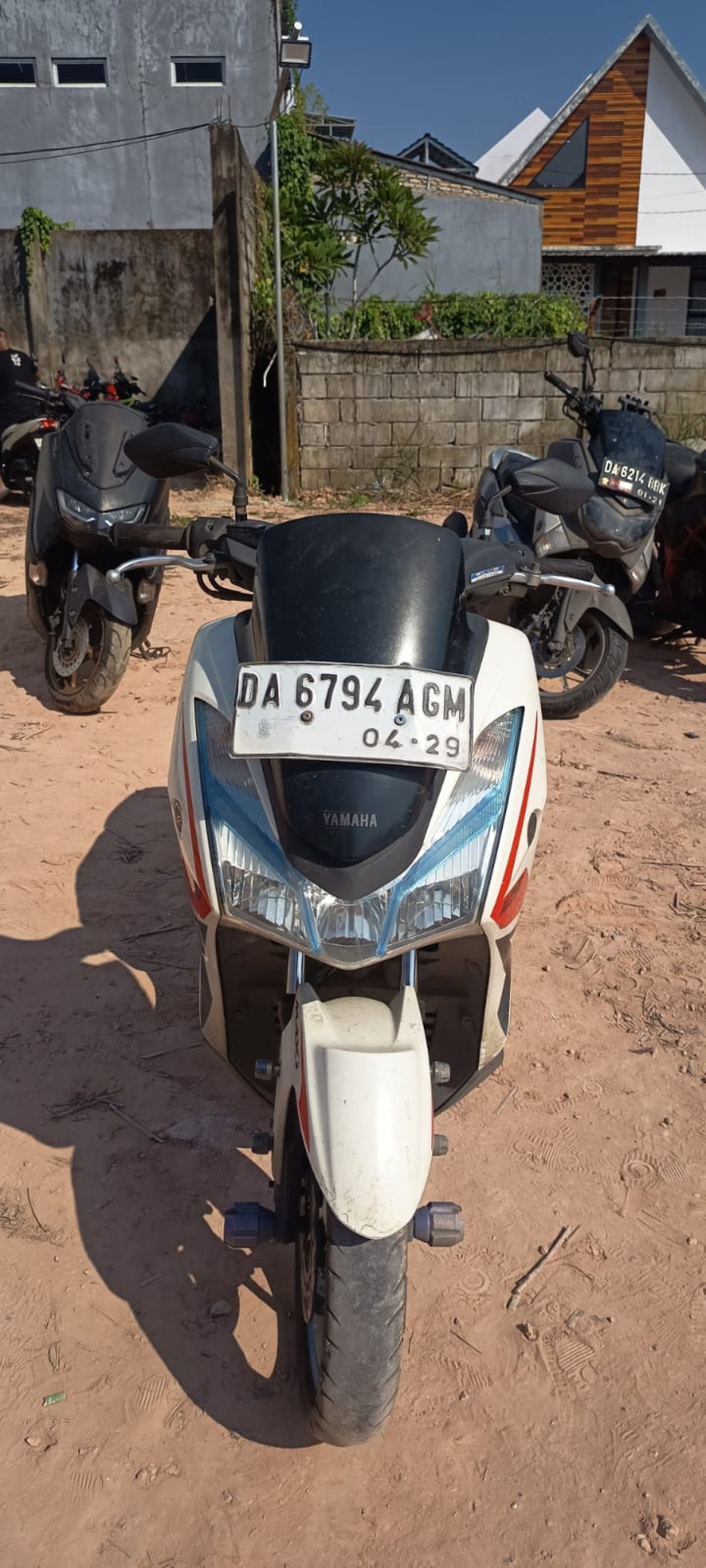 YAMAHA LEXI