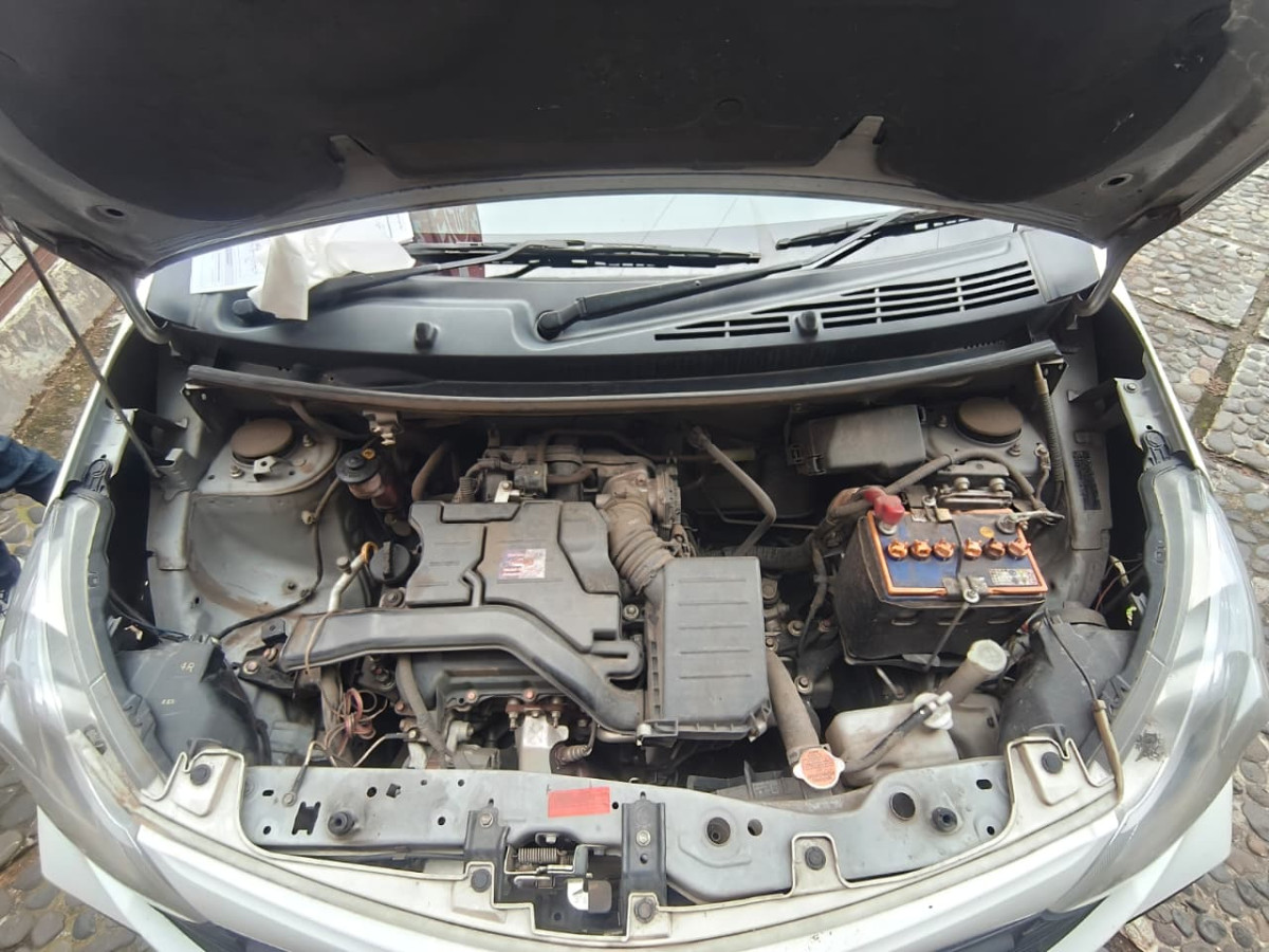 DAIHATSU  SIGRA  D