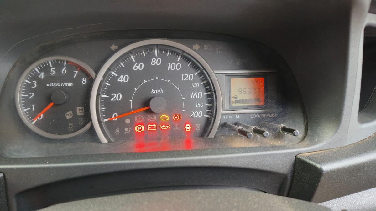 DAIHATSU SIGRA  R
