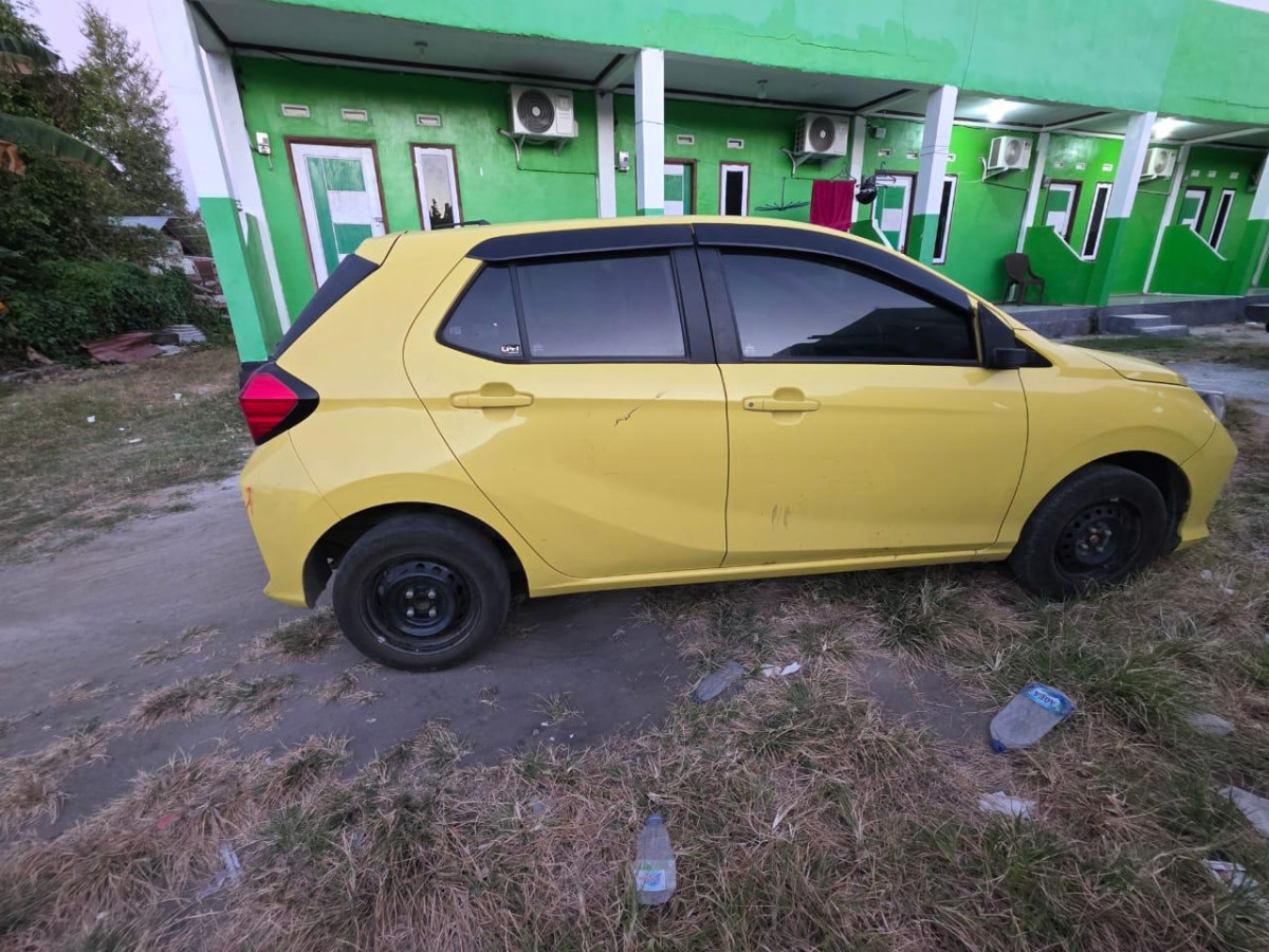 DAIHATSU AYLA  1.0 X