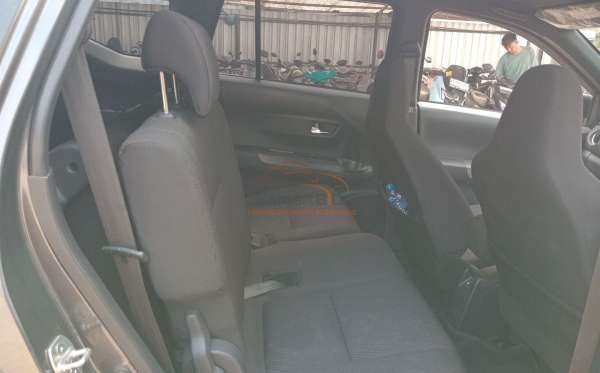 DAIHATSU SIGRA R
