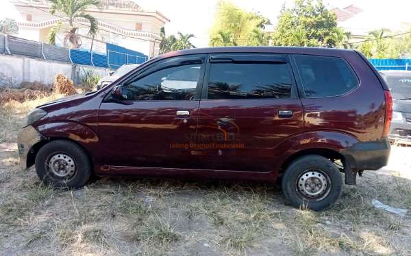 DAIHATSU XENIA