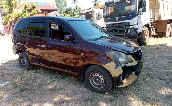 DAIHATSU XENIA