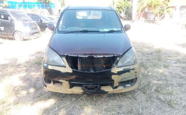 DAIHATSU XENIA