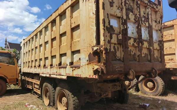 DONGFENG  DUMPER TRUCK  8X4