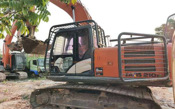 HITACHI ZX 210F-5G