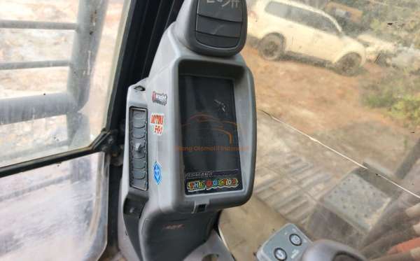 HITACHI ZX 210F-5G