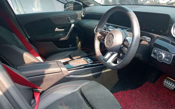 MERCEDES BENZ AMG A 354 Matic (177) AT