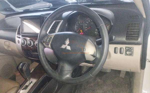 MITSUBISHI PAJERO SPORT 2.5 D EXCEED (4X2)