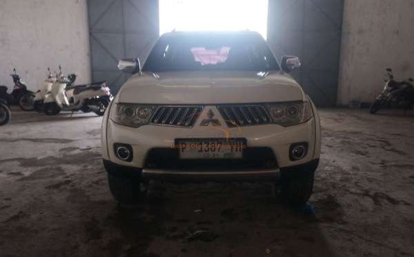 MITSUBISHI PAJERO SPORT 2.5 D EXCEED (4X2)