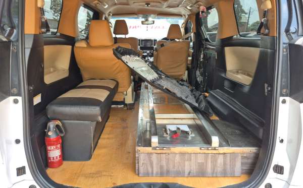 TOYOTA ALPHARD 2.5 X