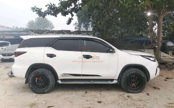 TOYOTA FORTUNER 2.4 VRZ