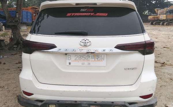 TOYOTA FORTUNER 2.4 VRZ