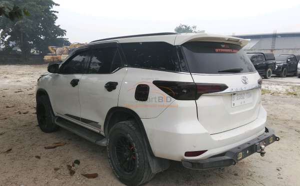 TOYOTA FORTUNER 2.4 VRZ