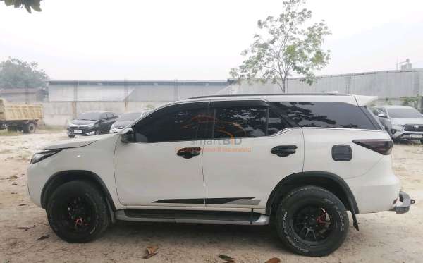 TOYOTA FORTUNER 2.4 VRZ