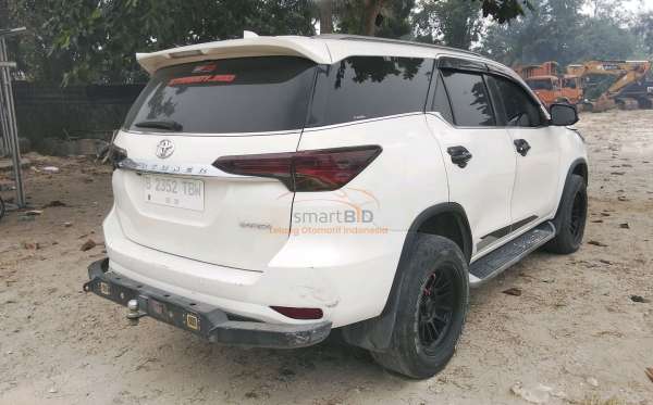 TOYOTA FORTUNER 2.4 VRZ