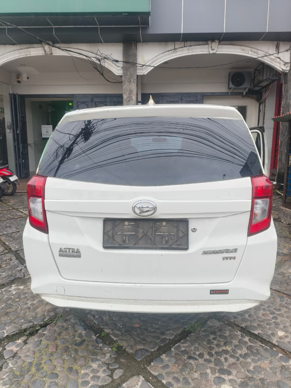 DAIHATSU  SIGRA  D