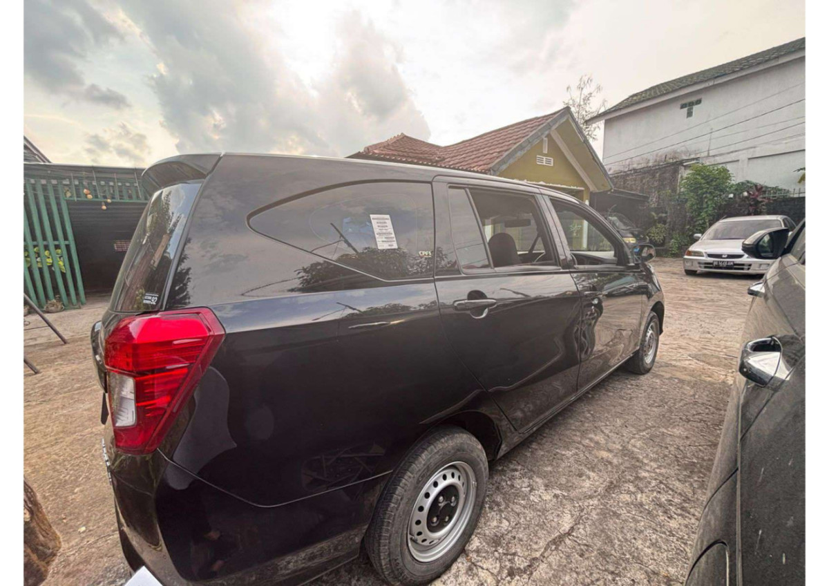 DAIHATSU  SIGRA  D