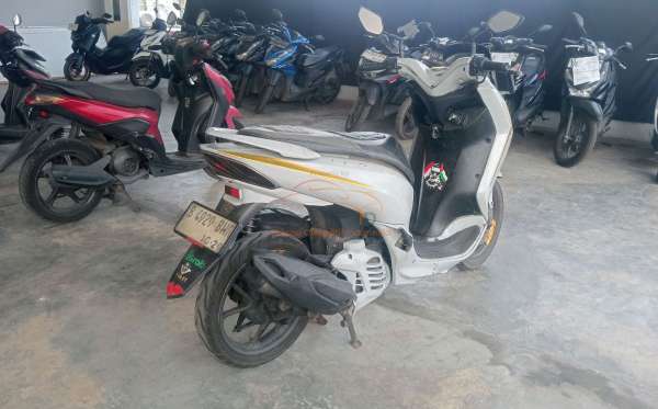 YAMAHA LEXI