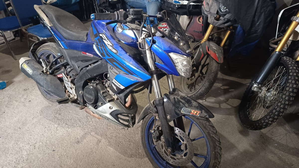 YAMAHA VIXION R