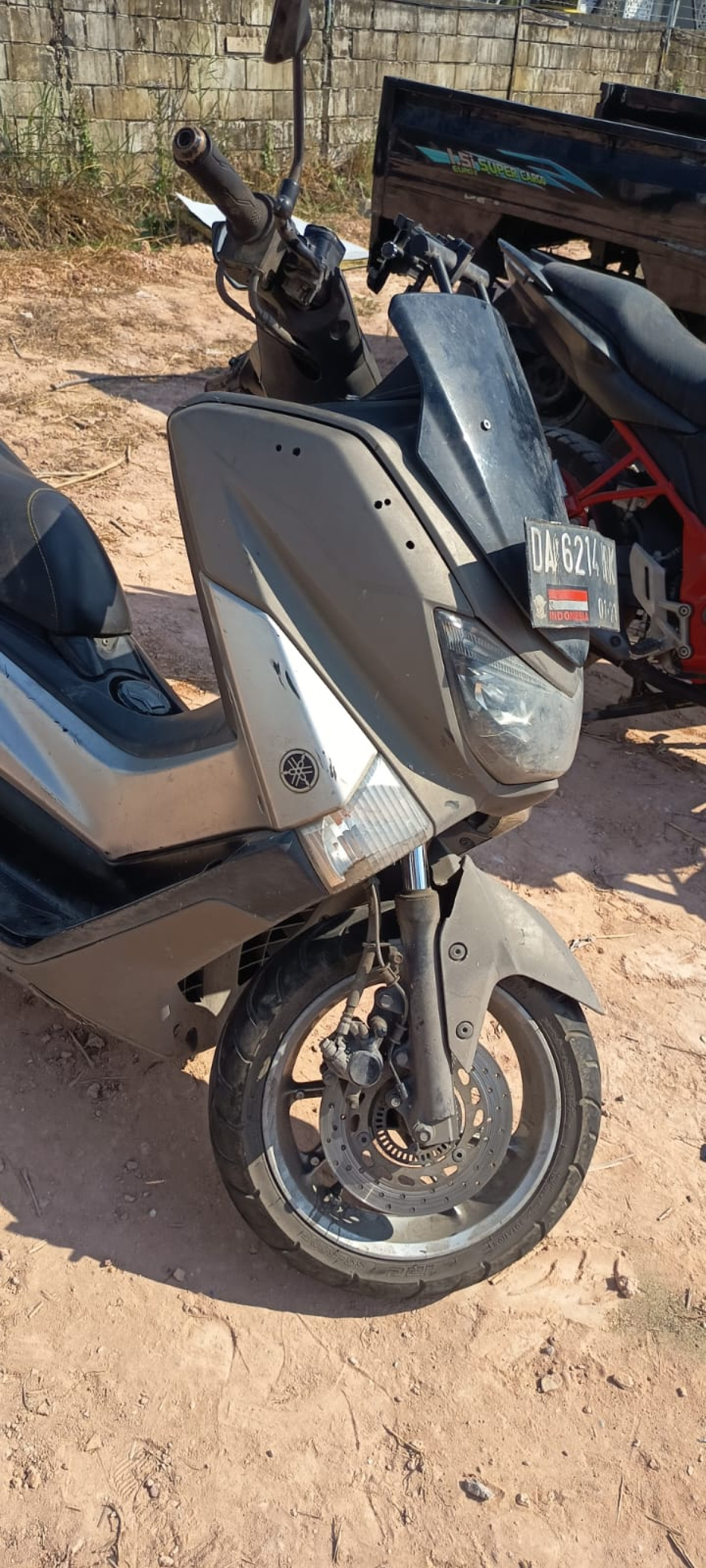 YAMAHA NMAX