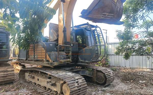 EXCAVATOR EXCAVATOR CX210C