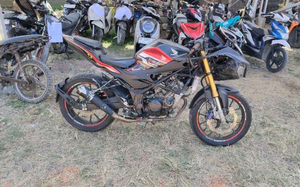 HONDA CBR 150 R