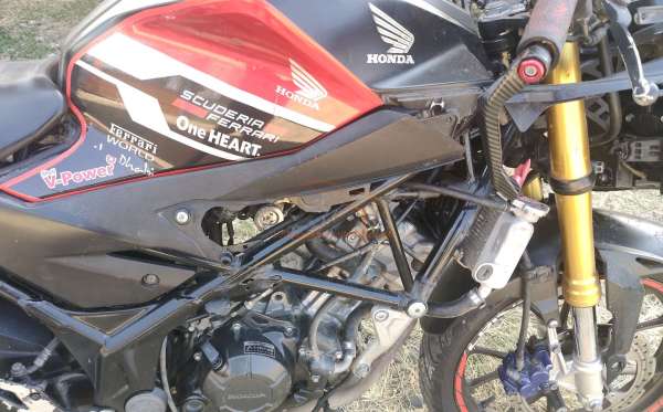 HONDA CBR 150 R