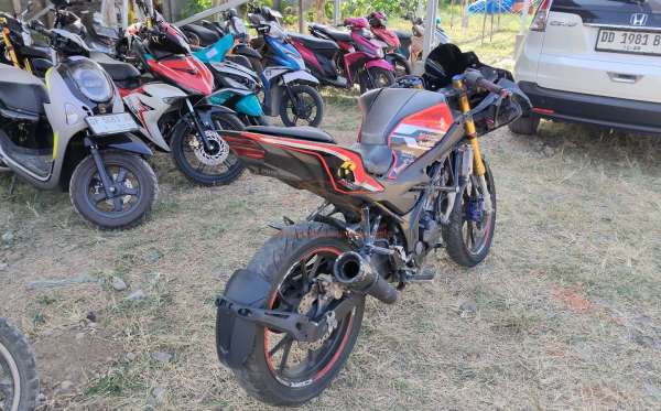 HONDA CBR 150 R