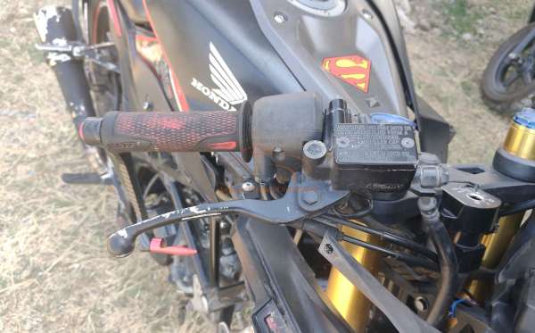 HONDA CBR 150 R