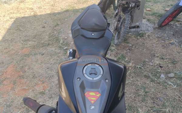 HONDA CBR 150 R