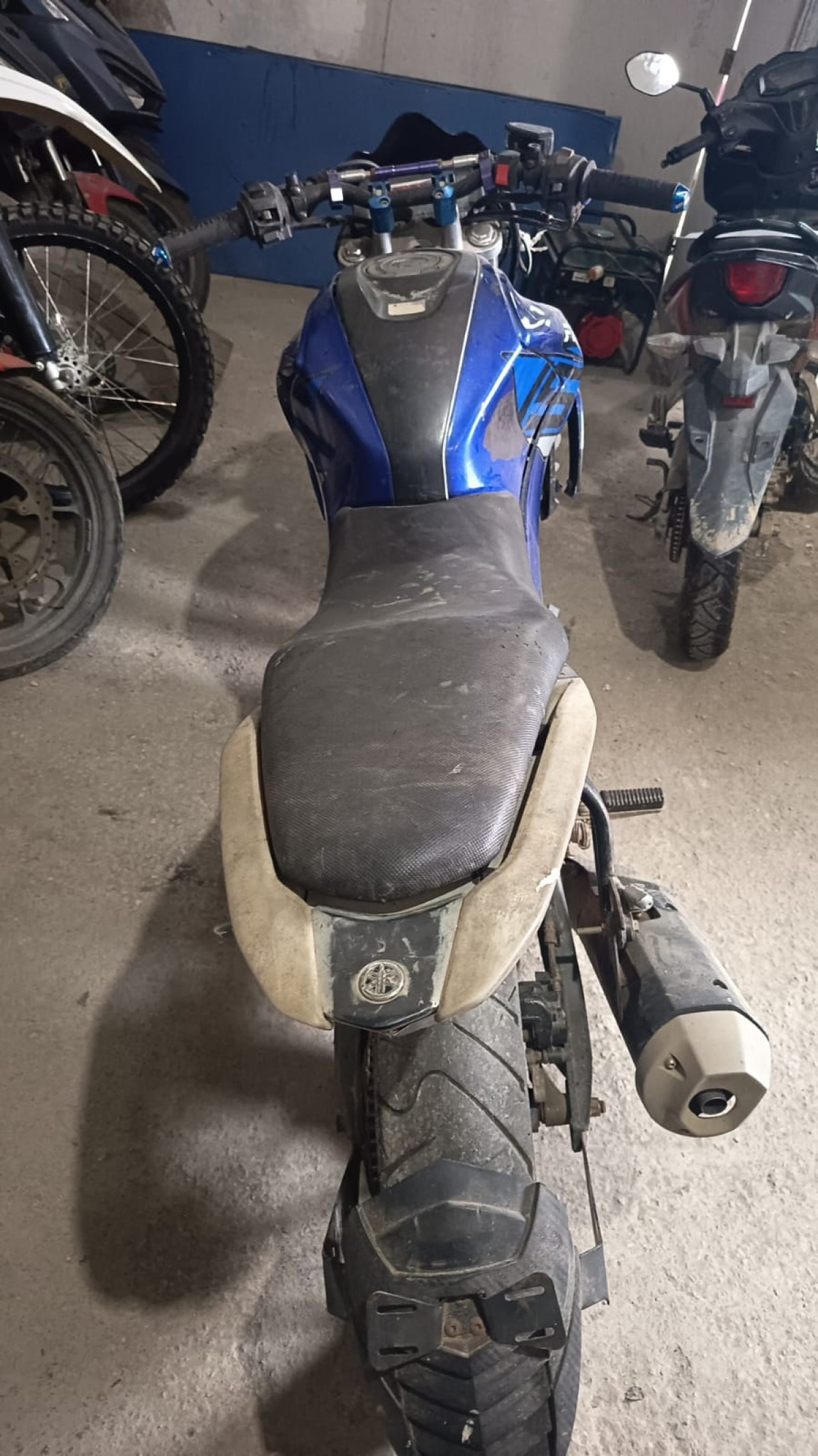YAMAHA VIXION R