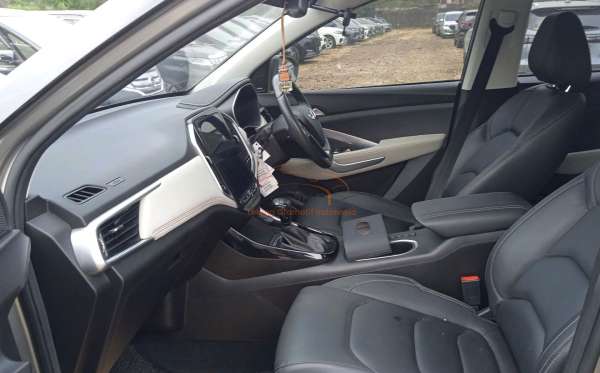 WULING ALMAZ