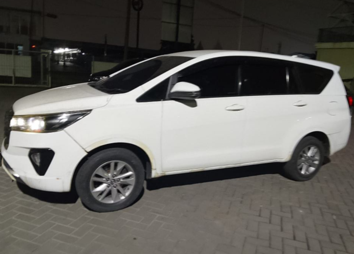 TOYOTA  INNOVA  2.4 G
