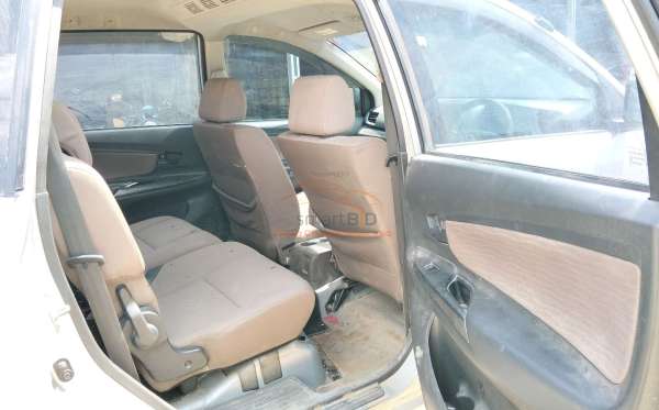 DAIHATSU XENIA R