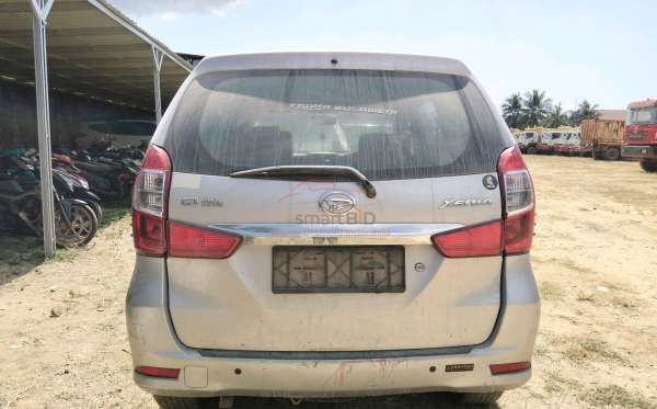 DAIHATSU XENIA R