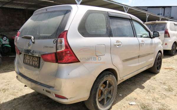 DAIHATSU XENIA R