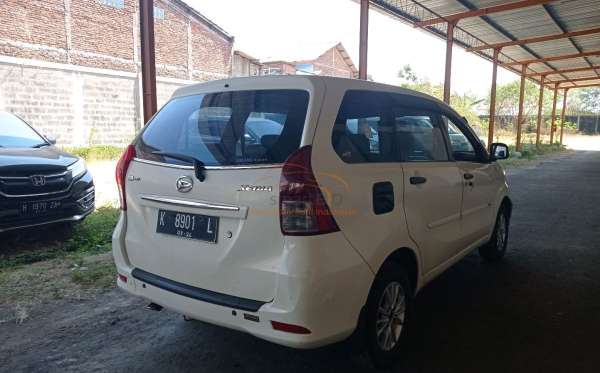 DAIHATSU XENIA