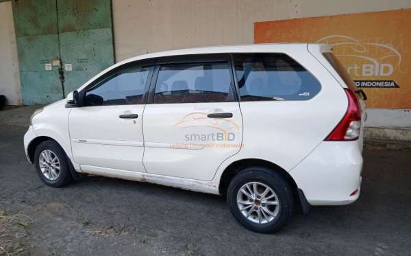 DAIHATSU XENIA