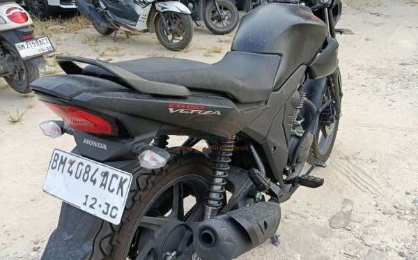 HONDA CB 150 Verza